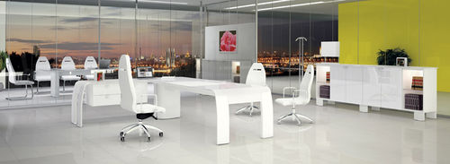 Chefschreibtisch - ALFAOMEGA - Codutti Furniture Srl - modern / Laminat / mit 4 Beinen