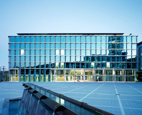 Paneel-Vorhangfassade - PARISER PLATZ 7 OFFICE BUILDING - Josef Gartner - Glas / Stein
