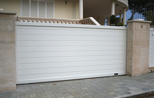 Schiebetor - Angel Mir – Portes Bisbal - Aluminium / Lamellen / für Privatgebrauch