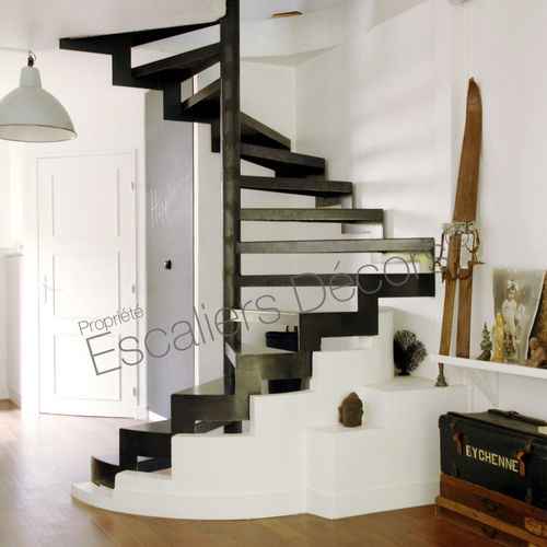 Treppe / abgewinkelte Spindeltreppe - DH57 - ESCALIERS DECORS - Holzstufen / Metallstufen / mit Stahlstruktur