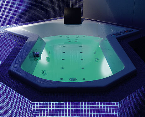 Badewanne für Eckeinbau - MONACO 210 - Repabad - Acryl / weiß