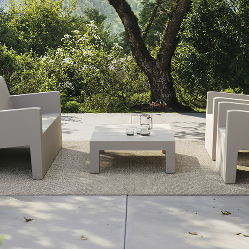 Moderner Couchtisch - JUT   - VONDOM - Polyethylen / Gestell aus Polyethylen / rechteckig