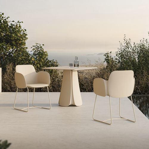 Stuhl / organisches Design - PEZZETINA - VONDOM - für Außenbereich / für den Innenraum / Polyethylen