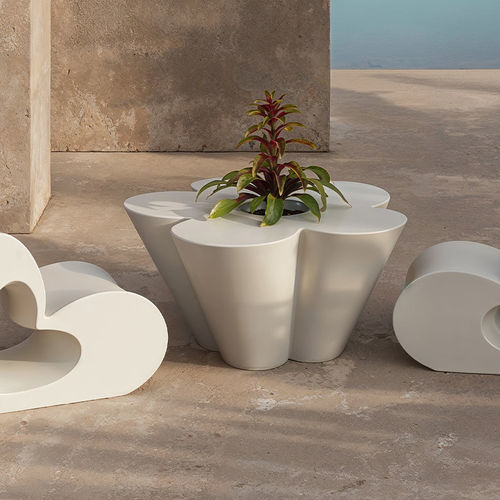 Designtisch / originell - AGATHA - VONDOM - Polyethylen / Gestell aus Polyethylen / für Kinder
