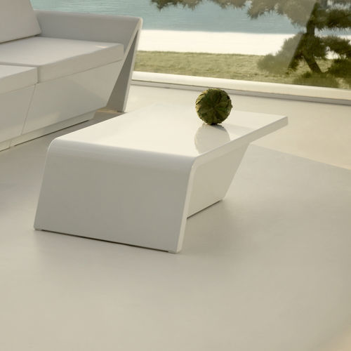 Moderner Couchtisch - REST - VONDOM - Polyethylen / Gestell aus Polyethylen / rechteckig