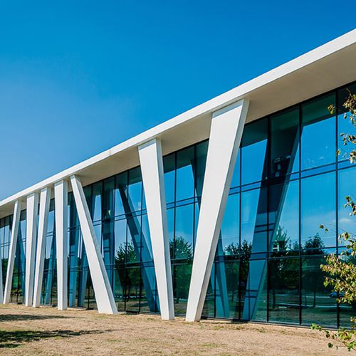 Paneel-Vorhangfassade - UNIVERS® 54 - INSTALLUX - aus Aluminium und Glas / mit integrierter Isolierung / hochwiderstandsfähig