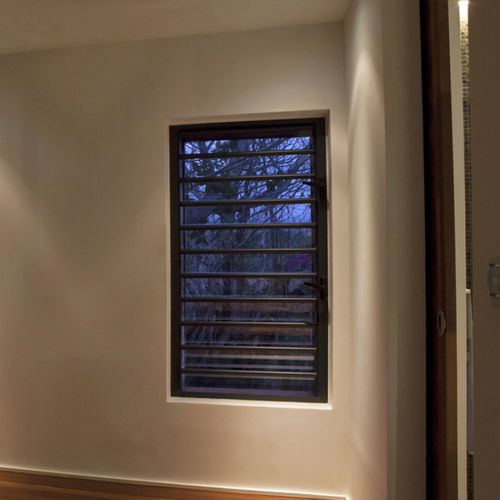Aluminiumfenster - AUSTRAL® 50 - INSTALLUX - Lamellen / Sicherheit