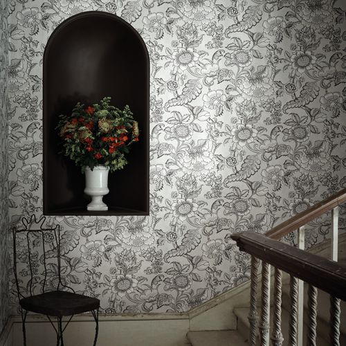 Klassische Tapete - SACKVILLE STREET - The Little Greene - Blumenmotiv / Stoffoptik / blau