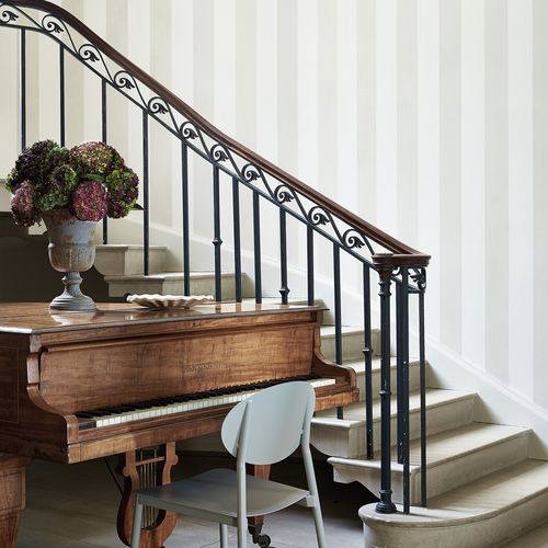 Klassische Tapete - BROAD - The Little Greene - Streifenmuster / Holzoptik / grau