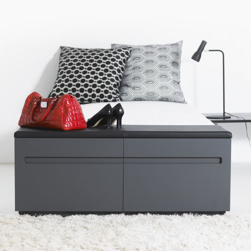 Modernes Sideboard - STOW - KARL ANDERSSON - Holz / lackiertes Holz / auf Rollen