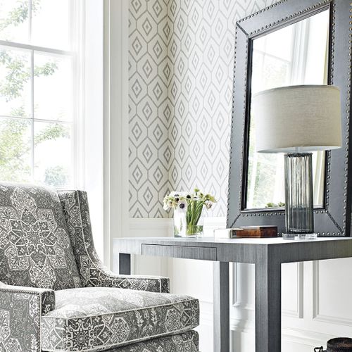 Moderne Tapete - BARI IKAT - Thibaut - geometrisches Muster / weiß / waschbar