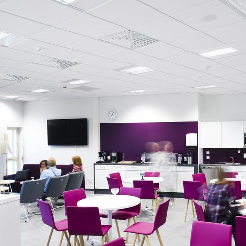 Glaswolle-Zwischendecke - FOCUS™ E - Saint-Gobain Ecophon - aus Fliesen / für Büro / für den Innenraum