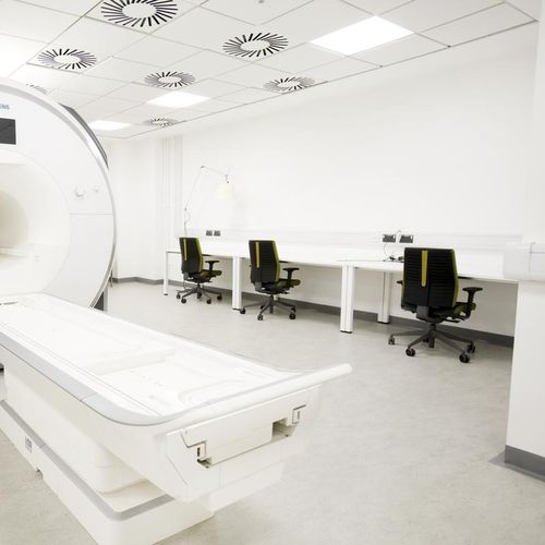 Glaswolle-Zwischendecke - HYGIENE MEDITEC™ E - Saint-Gobain Ecophon - aus Fliesen / für Reinraum / für den Innenraum