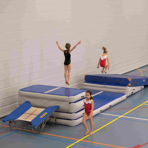 Gymnastik-Trampolin - AIRJUMPY - Modugame - MG Sport - rechteckig / für Gewerbegebrauch / für den Innenraum