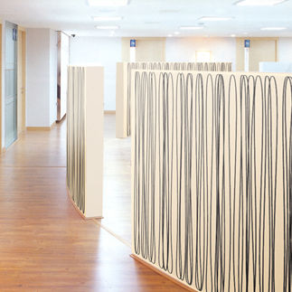 Stoff-Raumteiler - NICE AND PROPER - tela-design - für Gewerbegebrauch / selbsttragend / für den Innenraum