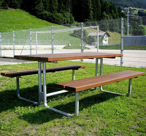 Moderne Tischgarnitur - VENUS - Euroform K. Winkler GmbH - Laubholz / galvanisiertem Stahl / für Außenbereich