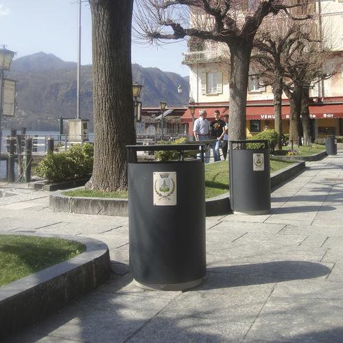 Park-Abfallbehälter - SIMPLE+ - Euroform K. Winkler GmbH - galvanisiertem Stahl / mit integriertem Aschenbecher / mit Deckel