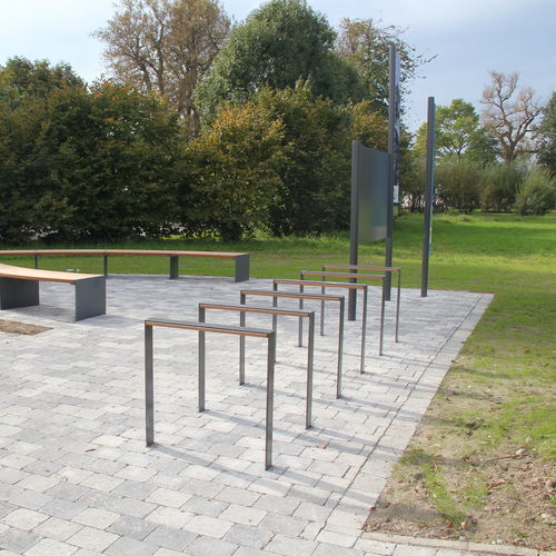 Bodenstehender Fahrradständer - ARON  - Euroform K. Winkler GmbH - für öffentliche Bereiche / galvanisiertem Stahl / Holz
