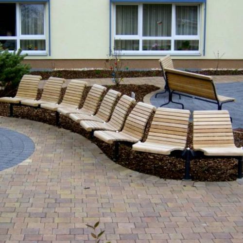 Traversenbank / galvanisiertem Stahl - DOMINO - Euroform K. Winkler GmbH - Laubholz / für mehrere Personen / für Straße