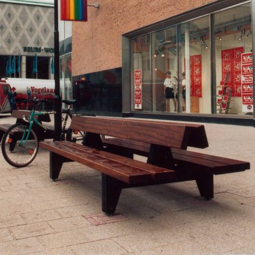 Moderne Bank für den öffentlichen Raum - BLOCK  - Euroform K. Winkler GmbH - Laubholz / galvanisiertem Stahl / Stahlblech