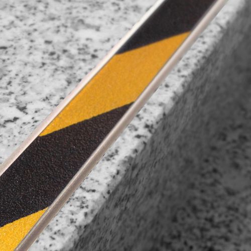 Trennprofil / anodisiertes Aluminium - NOVOPLETINA SAFETY - EMAC - für Treppenstufen / rutschfest