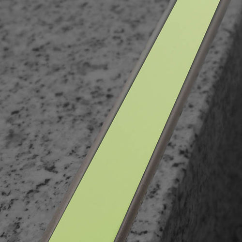 Trennprofil / anodisiertes Aluminium - NOVOPLETINA LUMINA - EMAC - für Treppenstufen / Stufenkante / langnachleuchtende