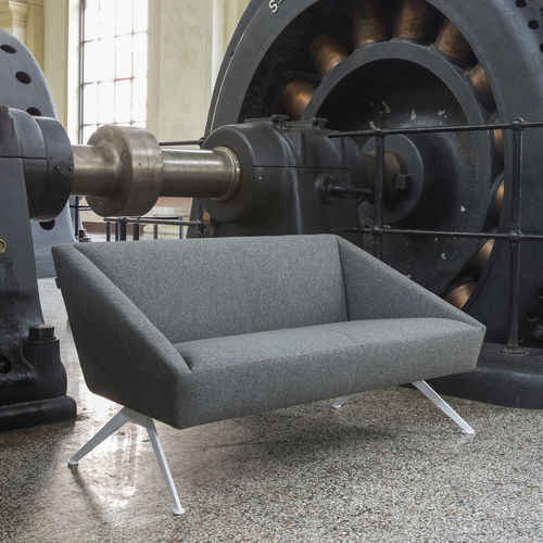Modernes Sofa - AMARCORD - LUXY - Stoff / Polyurethanschaum / Gestell aus Metall