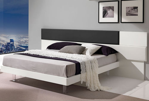 Doppelbett - CLUB  - GIESSEGI - modern / Holz / lackiertes Holz