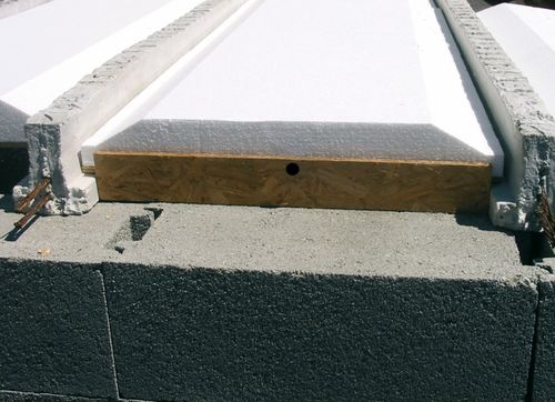 Dämmender Deckenstein - SEACBOIS - SEAC - mit Unterseite aus Holz / Polystyrol