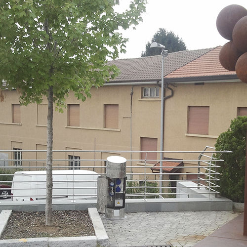 Stromversorgungs-Sperrpfosten - IRIDE - New VMR S.r.l. - stationär / Edelstahl