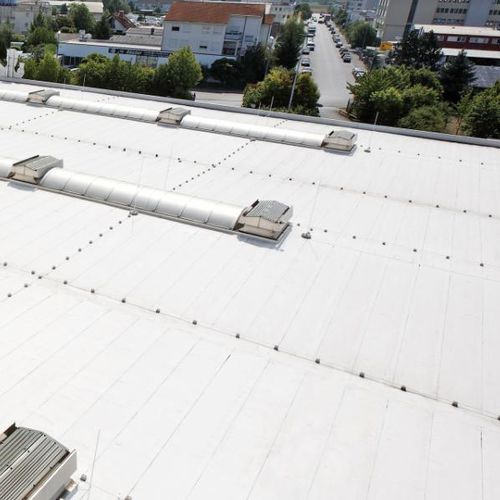 Abdichtungsbahn für Dach - DERBIBRITE® NT - Derbigum - Rollen / Bitumen / Copolymer