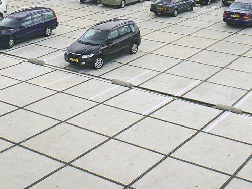 Beton-Bodenbelag - PR - Chapsol - aus Fliesen / glatt / Fliesenoptik