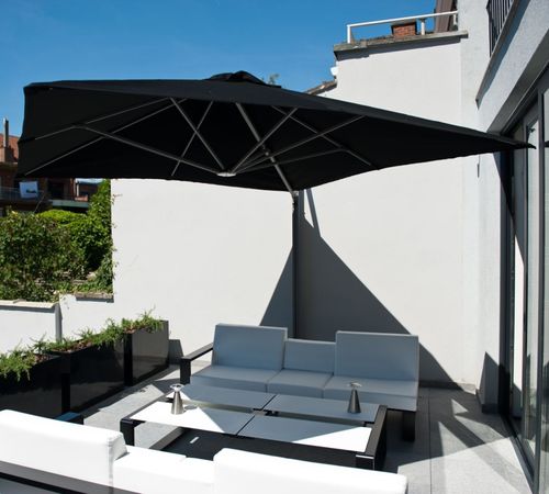 Wandmontierter Sonnenschirm - P7  - PROSTOR - quadratisch / rund / schwenkbar