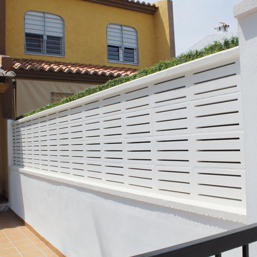 Fertigbeton-Schirmwand - ALTEA - Verniprens - für Garten / für Terrasse