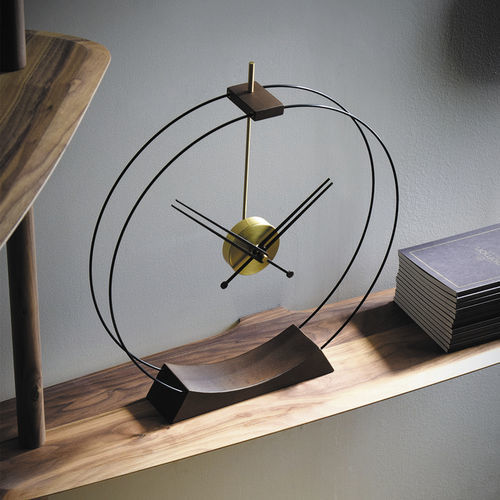 Moderne Uhr - AIRE - NOMON - Tisch / Analog / Esche