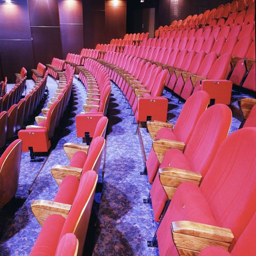 Moderner Auditoriumsessel - KLAP - kleslo - Stoff / Schaumstoff / Holz