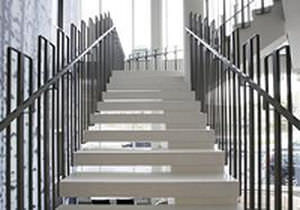 Gerade Treppe - consolis - Betonstufen / mit Metallstruktur / modern