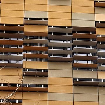 Hinterlüftete Fassade / aus Beton - VENT-SCREEN® - Breinco - Folie / großformatig / farbig