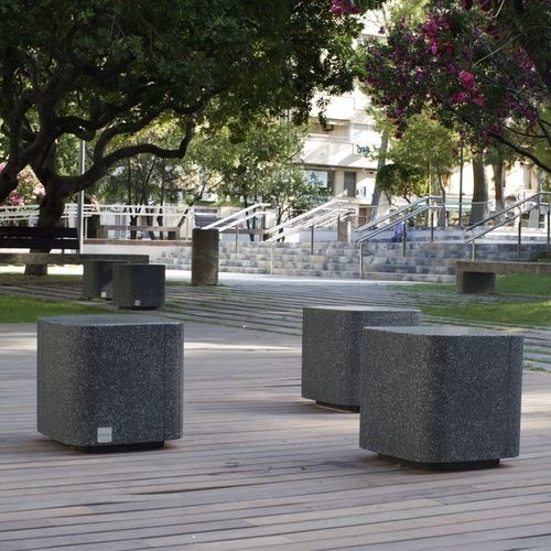 Moderner Hocker - SQUARE PUFF - Breinco - Beton / quadratisch / LED-beleuchtet