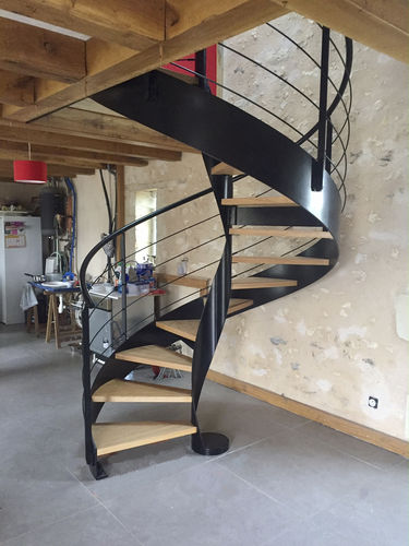 Wendeltreppe - SNAKE  - Trescalini - schrägverzahnt / rundgewendelt / mit Stufen aus Eiche