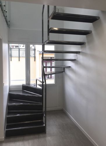 Halbgewendelte Treppe - WAVE GRAPHIC ACIER BRUT - Trescalini - Metallstufen / mit Stahlstruktur / Design