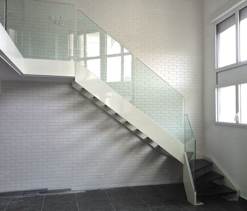 Viertelgewendelte Treppe - ELITE ACIER LAQUÉ, MARCHES BOIS, GARDE-CORPS VERRE STANDARD - Trescalini - Holzstufen / mit Stahlstruktur / modern