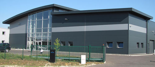 Fertigbau-Gebäude - SINGLE-STOREY - ASTRON - Modul / aus verzinktem Stahl / Glas