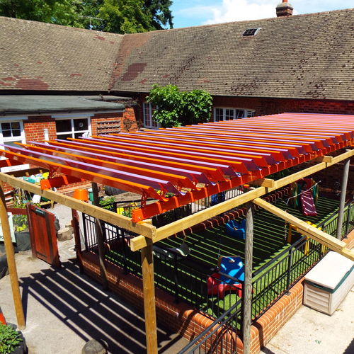 Selbsttragende Pergola - OPEN-CLOSED - COSPICON  SA - Holz / Metall / mit orientierbaren Lamellen