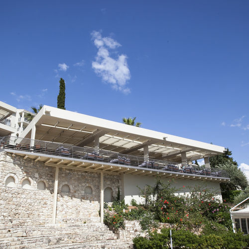 Angebaute Pergola - COSPICON  SA - Aluminium / mit orientierbaren Lamellen / mit Sonnenschutzlamellen