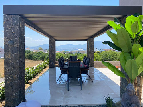 Selbsttragende Pergola - cospiBio - COSPICON  SA - angebaut / Aluminium / mit orientierbaren Lamellen