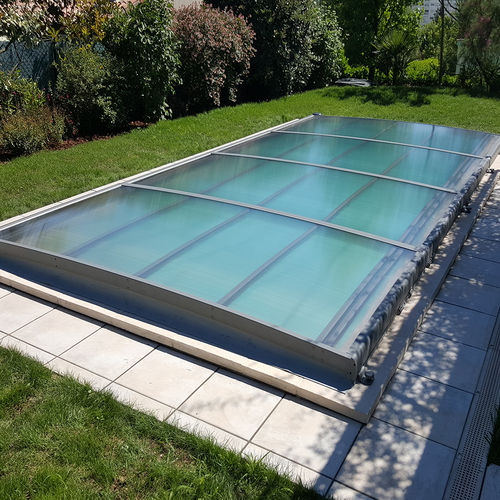 Flache Schwimmbadüberdachung - REMOVABLE CURVED - Azenco Groupe - einziehbar / Aluminium / mit manueller Bedienung
