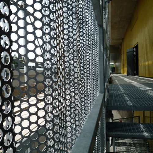 Perforiertes Metallblech - MONTANA BAUSYSTEME - profiliert / Aluminium / Stahl