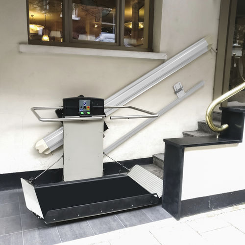 Plattform-Treppenlift / für Personen mit eingeschränkter Mobilität - X3 - Garaventa Lift - für Privatgebrauch / schräg / für Außenbereich