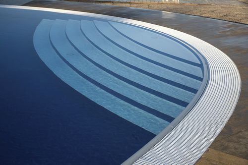 Gerade Treppe - CEMI - Betonstufen / mit Betonstruktur / modern